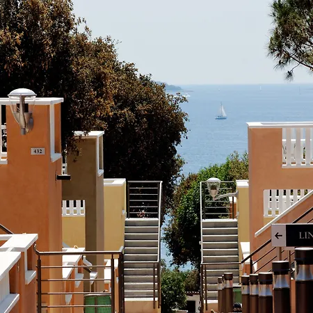 Maistra Select Amarin Resort