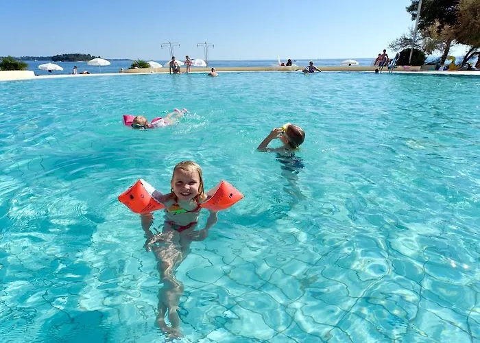 Maistra Select Amarin Resort