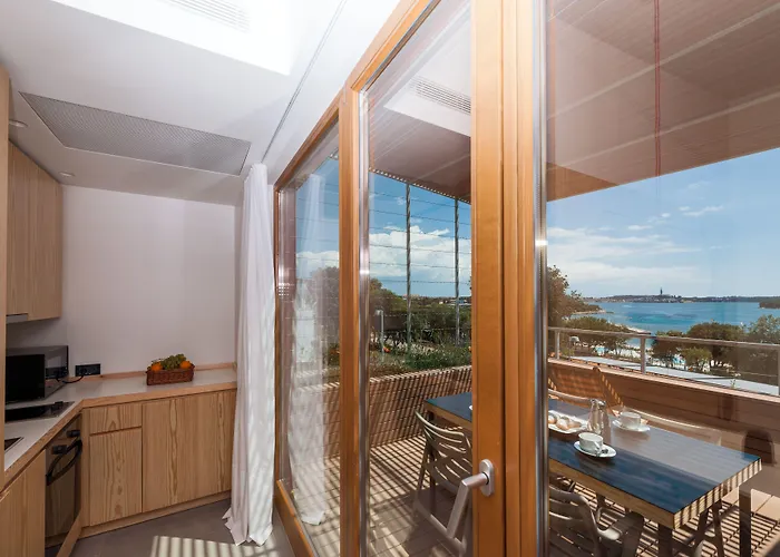 Maistra Select Amarin Resort