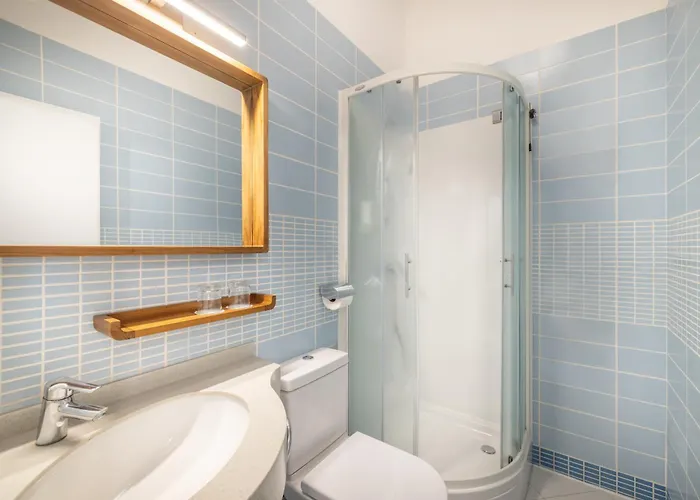 Maistra Select Amarin Resort