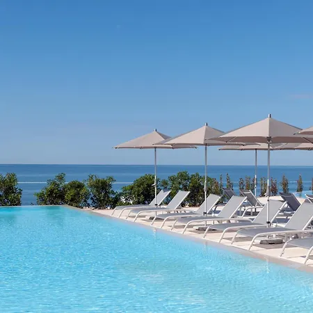 Maistra Select Amarin Ρόβινι