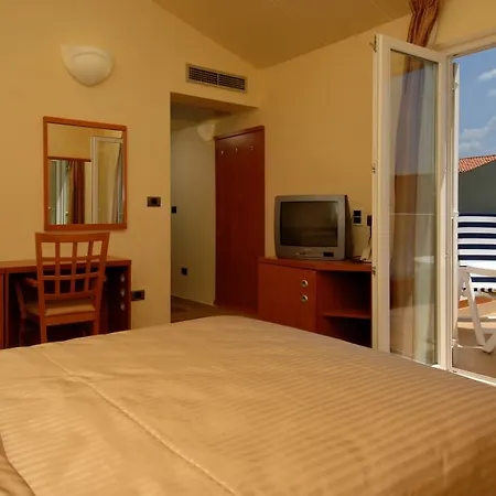 Maistra Select Amarin Resort