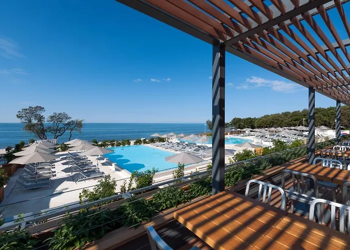 Maistra Select Amarin 리조트 로비니